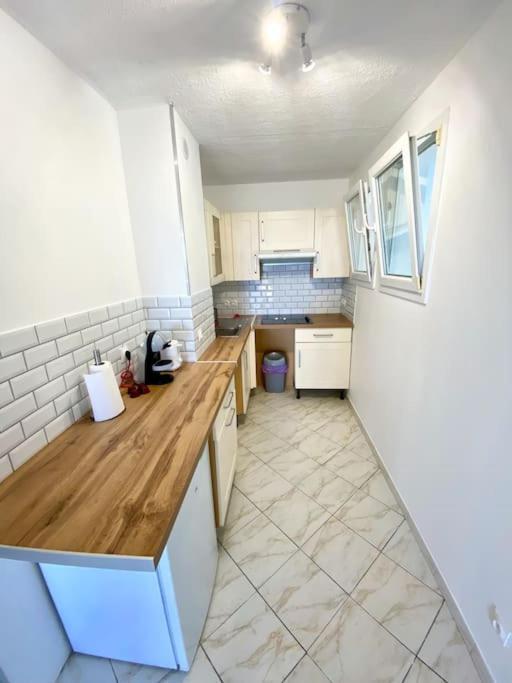 Appartement Spacieux 65M2, Avec Piscine Et Parking Fréjus Exterior foto